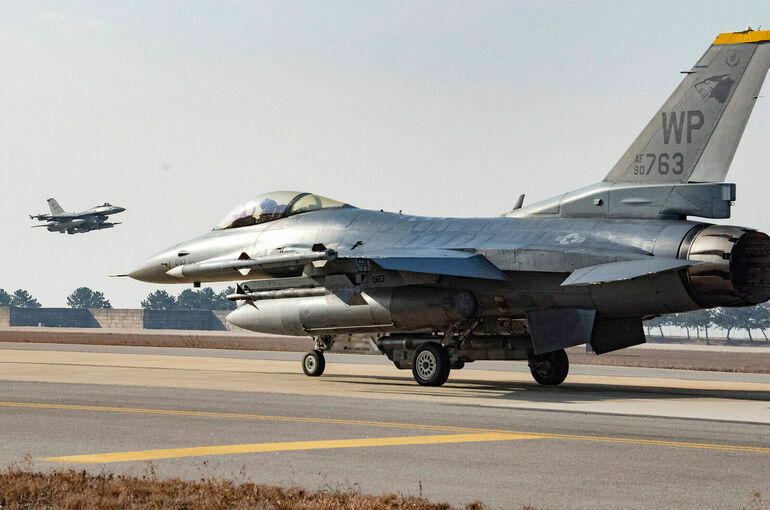 СМИ: В Пентагоне заявили, что не против передачи истребителей F-16 Украине