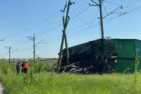 Поврежденный участок железной дороги в Крыму восстановят в течение суток