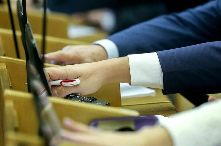 Руководство аппарата региональных парламентов сможет работать до 70 лет