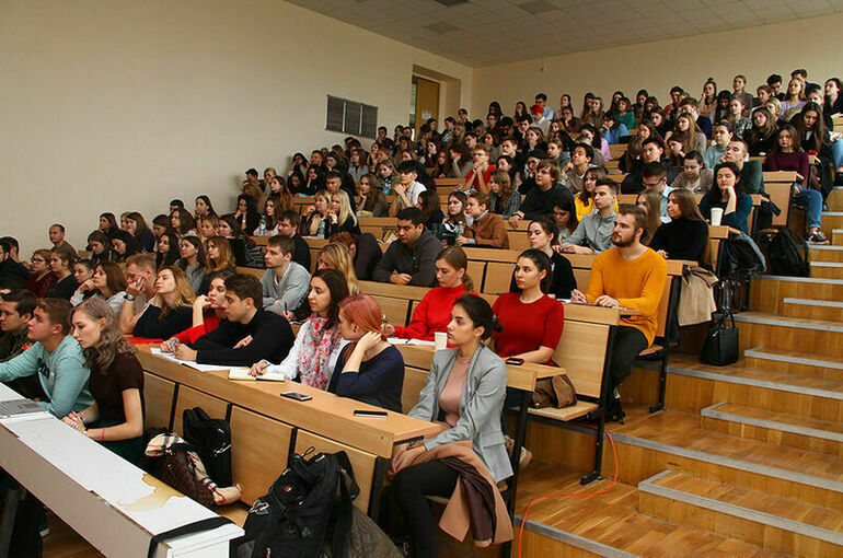 Комитет Госдумы поддержал право студентов занимать вспомогательные должности