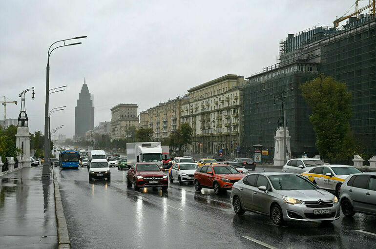 Синоптик спрогнозировал дождливые выходные в Москве