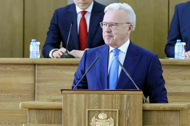 Экс-главу Красноярского края Усса утвердили депутатом Заксобрания региона