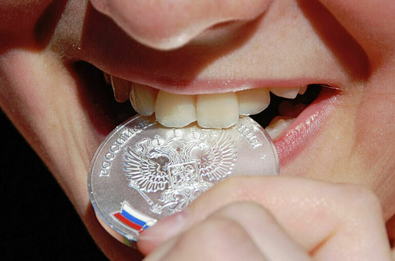 В российские школы предложили вернуть серебряные медали