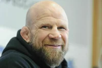Раскулачить олигархов и помирить Россию с Америкой: чем планирует заняться в Госдуме боец ММА Джефф Монсон