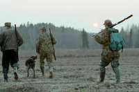 Жизнь и здоровье охотничьих инспекторов предлагают страховать за счет бюджета