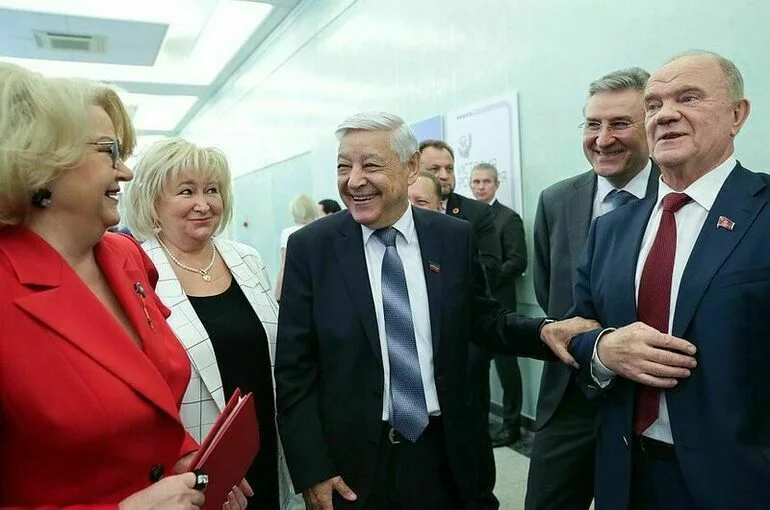 В Госдуме открылась фотовыставка «История рождения»