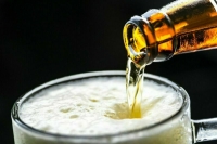 Регионам предложили разрешить ограничивать время продажи алкоголя в «наливайках»