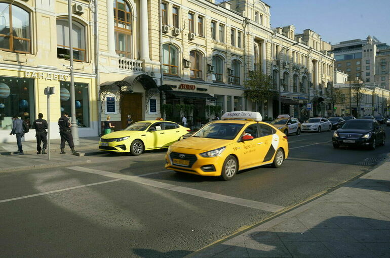 Рассмотрение в Госдуме законопроекта о страховании пассажиров такси отложили
