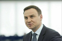 Президент Польши решил внести поправки в закон о «российском влиянии»