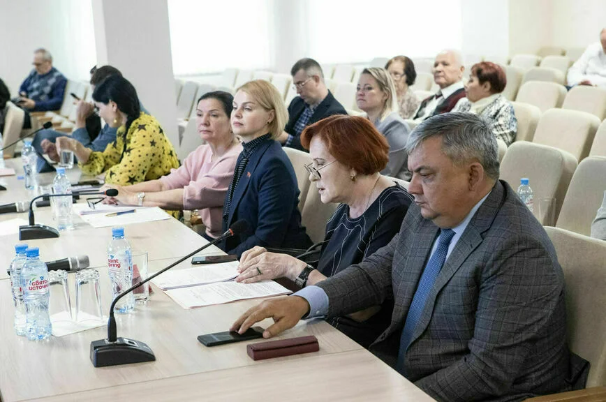  Депутаты обсудили несколько возможных решений по жилью для медработников.