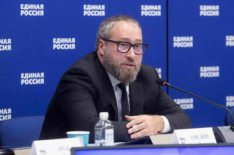 Горелкин призвал руководство телеканалов использовать российские программы