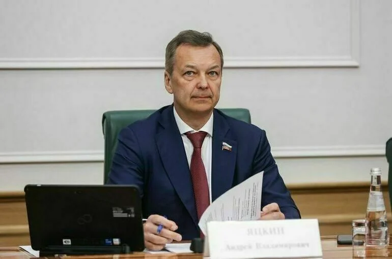 Андрей Яцкин.