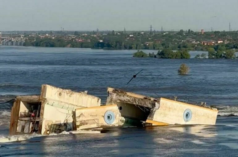 Жителей прибрежных городов Херсонщины эвакуируют на автобусах