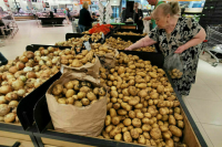 В России за неделю на 4% подорожали картофель и морковь