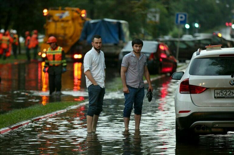 Во Владивостоке за 12 часов выпала половина месячной нормы осадков