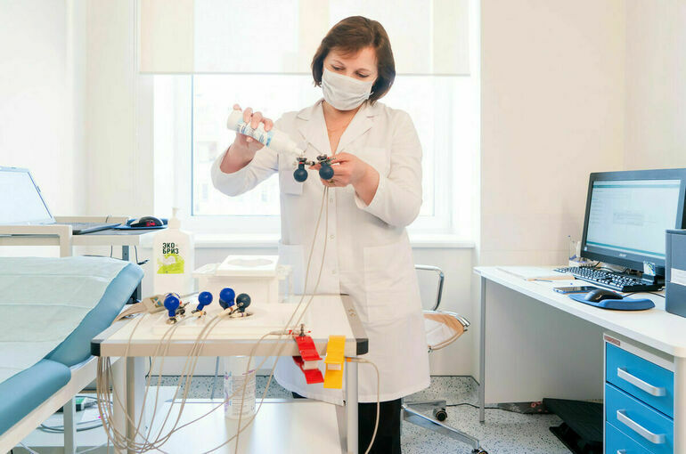 Медики смогут получить спецвыплаты по почте