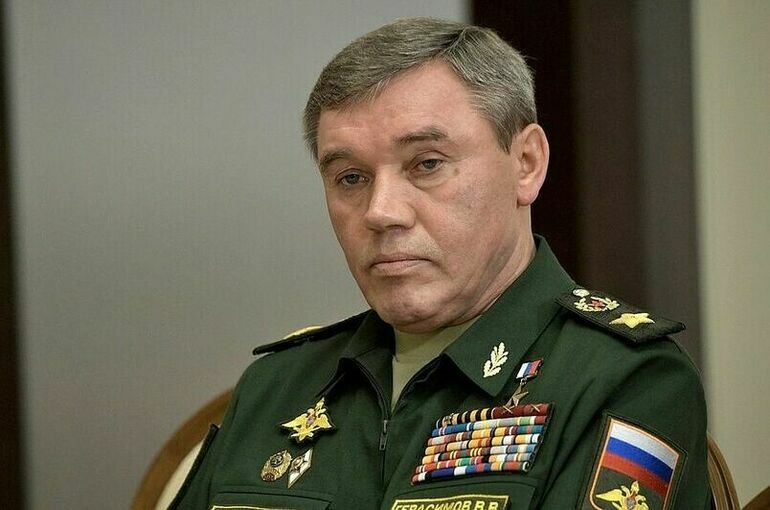 Глава Генштаба армии РФ поздравил китайского коллегу с назначением на пост