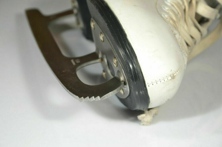 В ISU заявили о негативных финансовых последствиях отстранения спортсменов из России