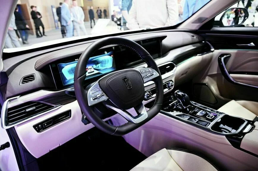 Салон автомобиля Lada X-Cross 5.
