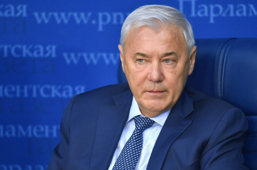Анатолий Аксаков: К ослаблению рубля нужно относиться спокойно