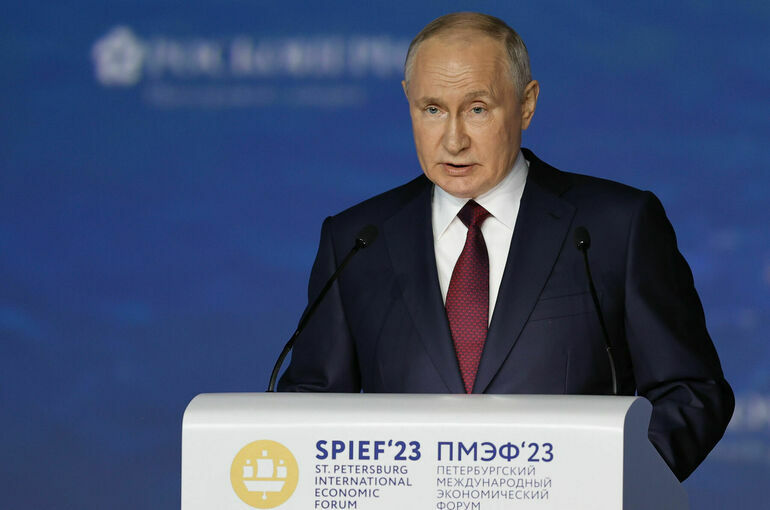 Путин поручил подготовить меры поддержки для малых растущих компаний