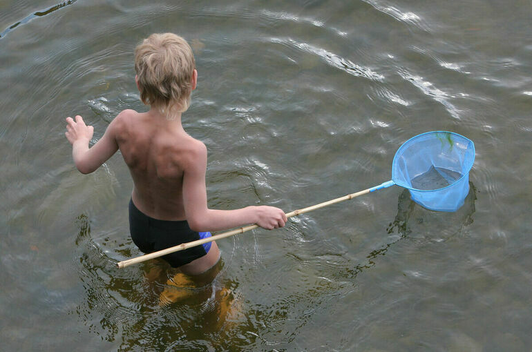 Онищенко призвал россиян внимательно выбирать место для купания