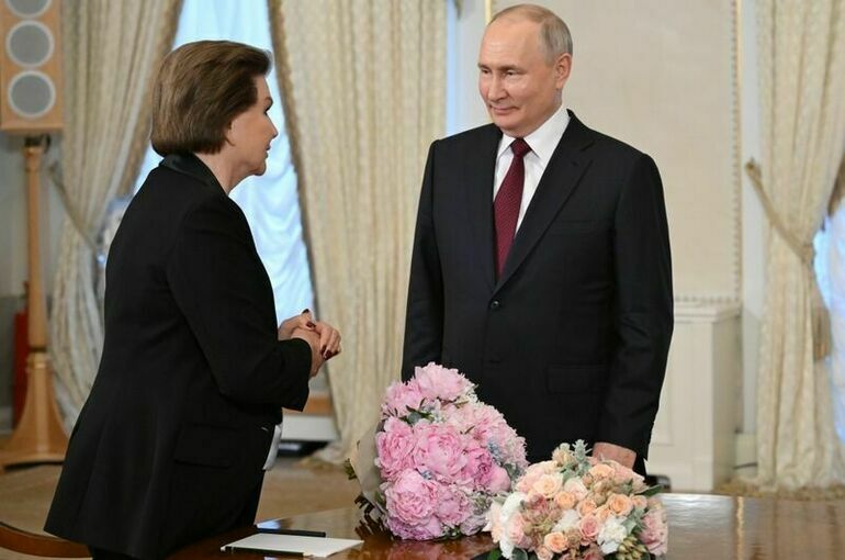 Путин встретился с Терешковой в день 60-летия ее полета в космос
