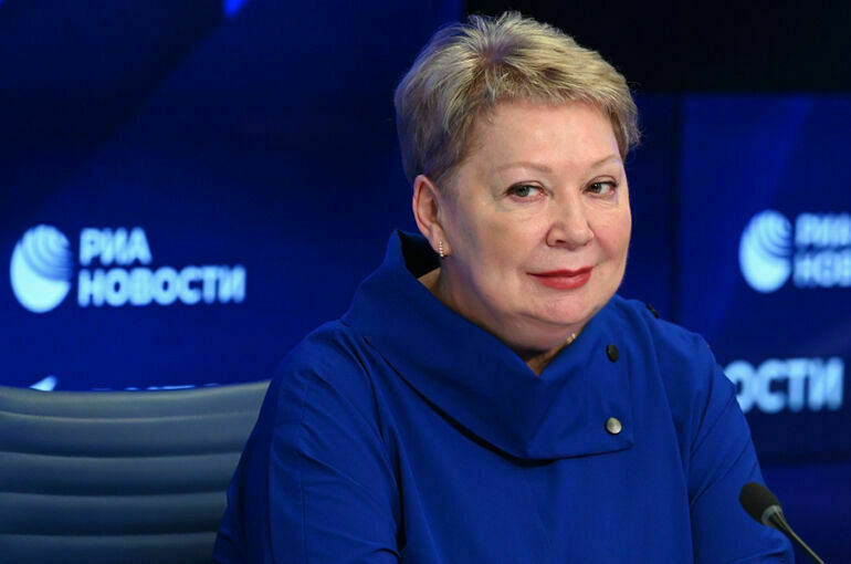 Васильева рассказала, как цифровая среда влияет на детей