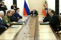 Путин проводит совещание с участием руководителей силовых ведомств