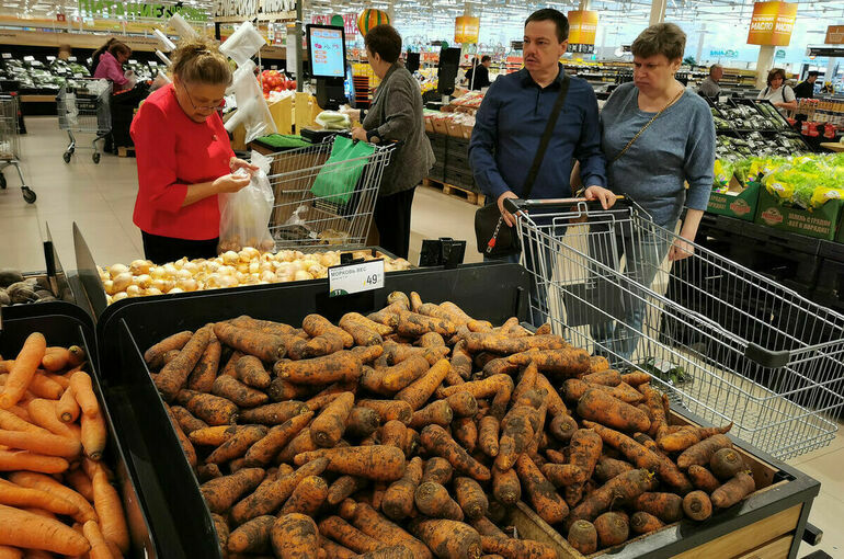 Морковь и картофель в России за неделю подорожали более чем на четыре процента