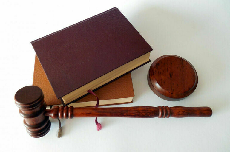 В Екатеринбурге арестовали обвиняемую в убийстве приемного сына женщину