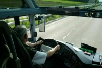 В Карелии опрокинулся туристический автобус, 8 человек госпитализировали