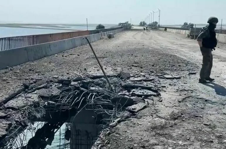 Мост из Крыма в Херсонскую область восстановили