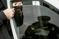 Шторки, жалюзи, пленка: какую «защиту» автомобильных стекол признают незаконной