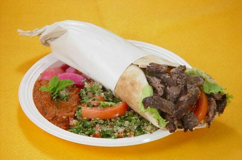 В Магнитогорске число госпитализированных из-за шаурмы достигло 25