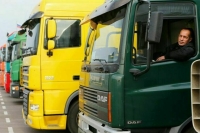 Кабмин продлил запрет на въезд недружественным грузовикам