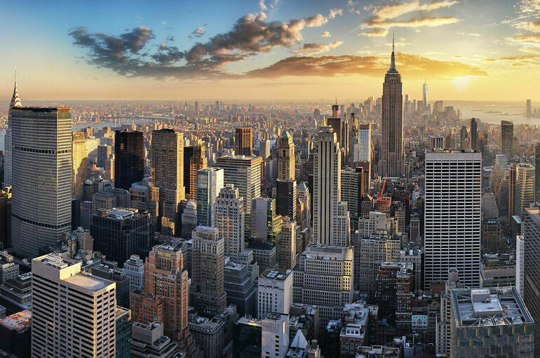 При столкновении двух автобусов в Нью-Йорке пострадали более 80 человек