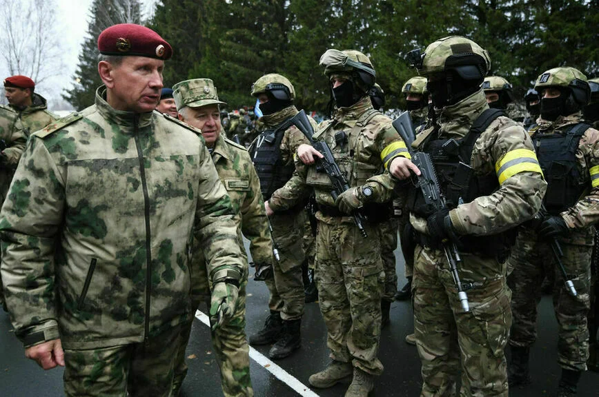 С момента создания Росгвардии ее возглавляет генерал армии Виктор Золотов.