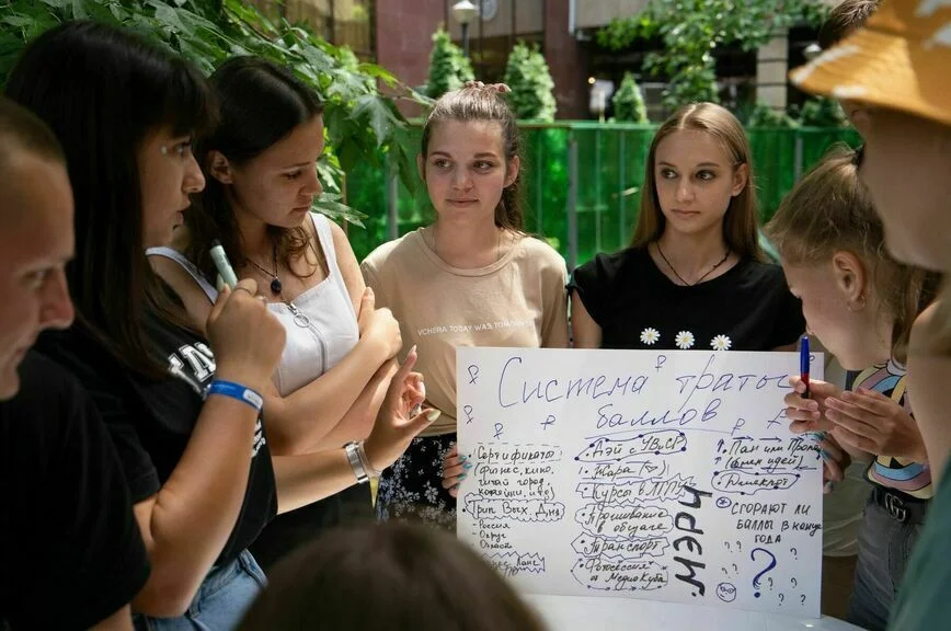 Волонтеры просвещения: урок экологической грамотности от студентов в МБОУ СШ №9.