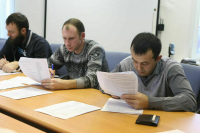 Экзамены по русскому языку предложили распространить на большее число мигрантов