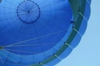 В Липецкой области воздушный шар с людьми зацепился за ЛЭП