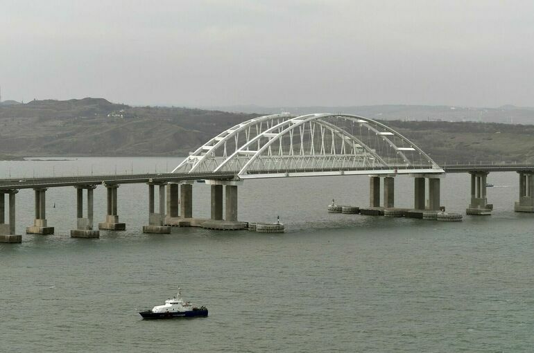 На подъезде к Крымскому мосту со стороны Кубани очереди ожидают 200 авто