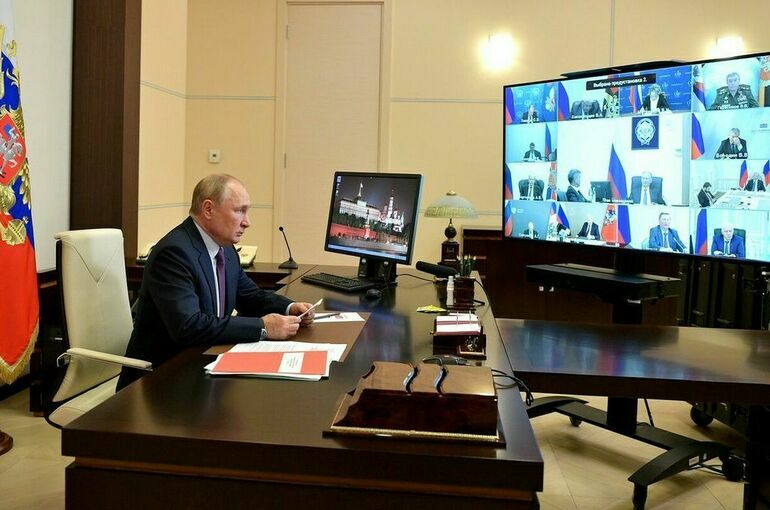 Путин обсудил с Совбезом защиту критически важных объектов