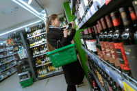 В Госдуму внесли законопроект о запрете продажи алкоголя в продуктовых магазинах