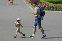 ЛДПР предлагает дать одиноким родителям приоритетное право на отпуск