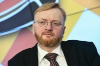 Милонов предложил запретить продажу земель с борщевиком