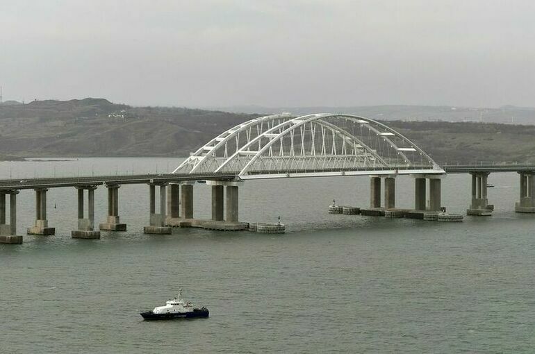 Очередь на Крымский мост со стороны Кубани выросла почти до 600 машин