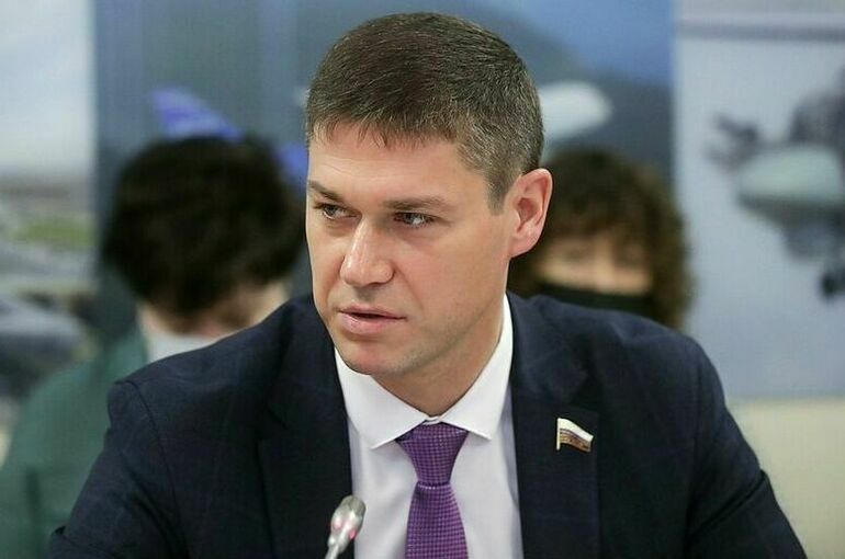 Алтухов предложил запретить продажу вина из недружественных стран в общепите