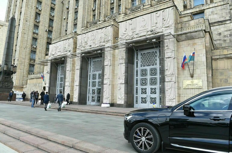 Временного поверенного в делах Британии вызвали в МИД России