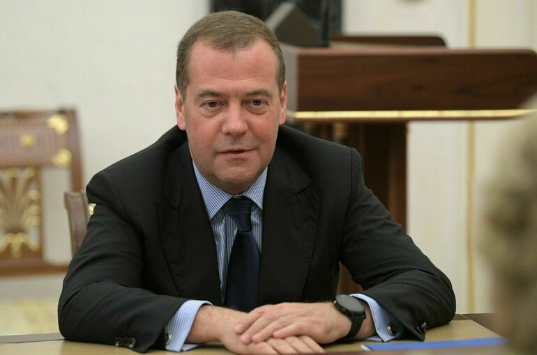 Медведев предложил посадить Борреля на строгую диету